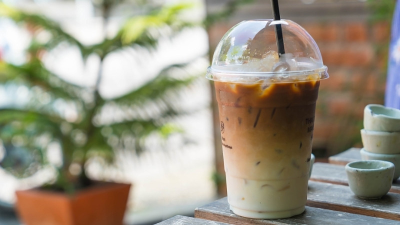 Uống cà phê sữa mỗi ngày có tốt không còn tùy thuộc vào lượng tiêu thụ và thể trạng từng người