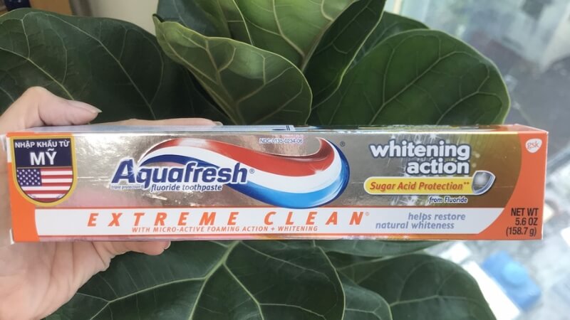 Kem Đánh Răng Aquafresh Extreme Clean Whitening Action