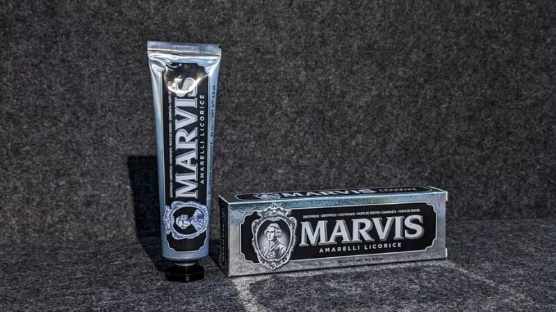 Kem Đánh Răng Marvis Màu Bạc Whitening Mint