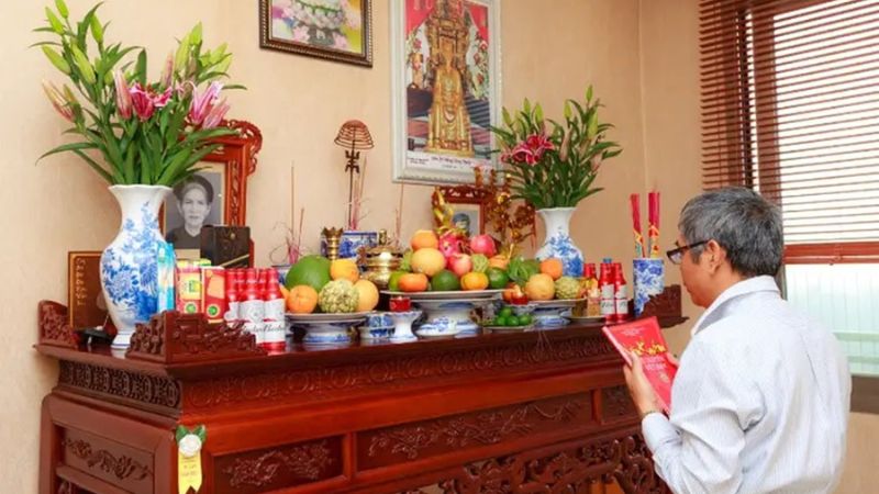 Hãy cúng Rằm tháng 6 vào buổi sáng đến trưa, tránh cúng vào buổi tối