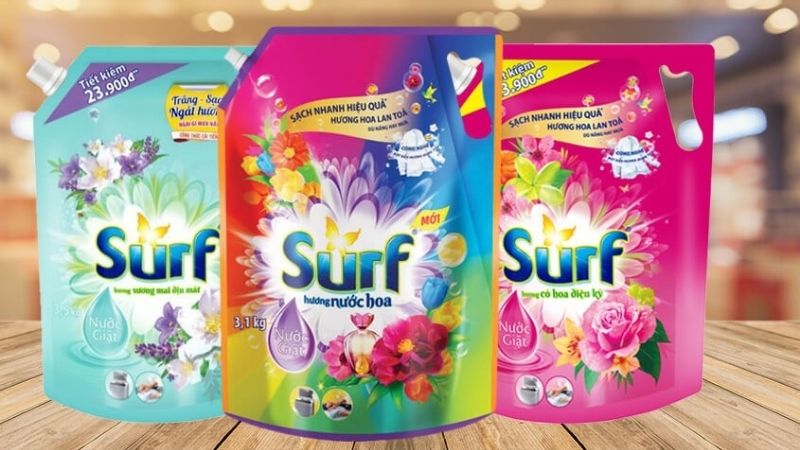 Surf ghi điểm nhờ hương thơm bền lâu và dễ xả sạch bọt