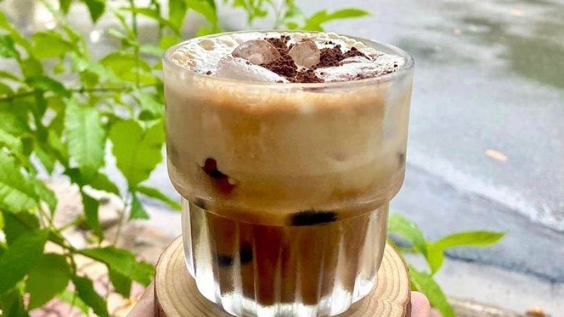 Cà phê muối Sài Gòn thơm ngon với lớp foam mịn màng