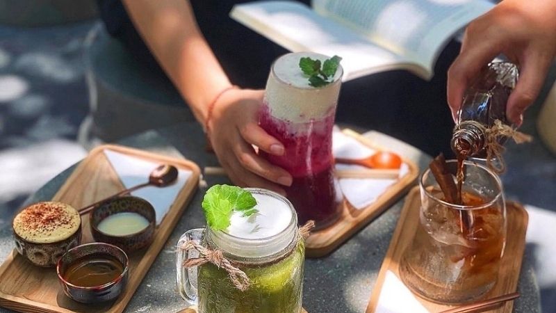 Tự pha chế cafe độc đáo cùng bạn trong không gian xanh mát