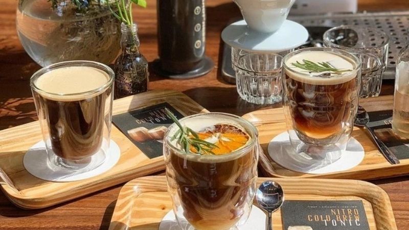 Thưởng thức cafe specialty cùng bạn thân trong không gian ấm cúng