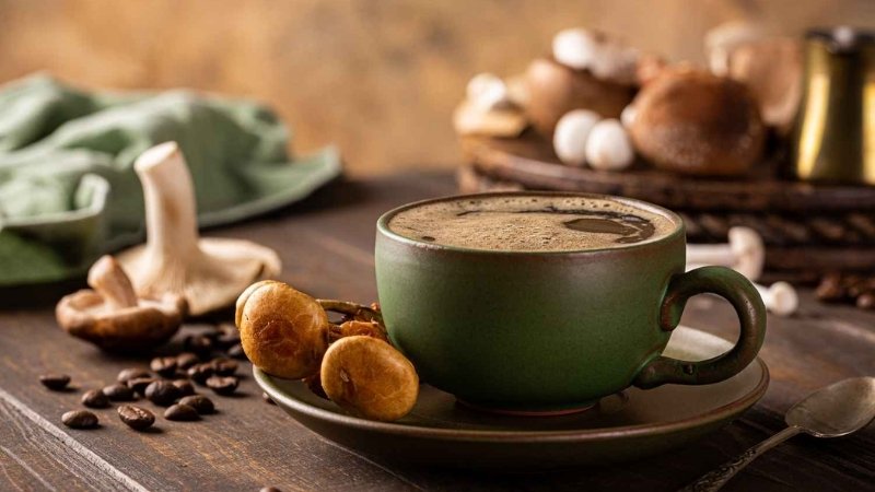 Tách cà phê nóng hổi khởi đầu ngày mới tràn đầy năng lượng