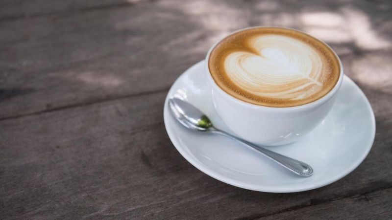Cappuccino béo ngậy với lớp foam mịn màng hoàn hảo buổi sáng