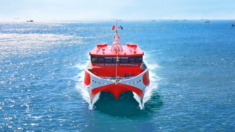 Người bị say sóng nên chọn tàu cao tốc 2 thân