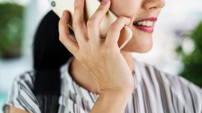 Gọi điện đặt vé qua hotline của hãng tàu là cách tốt nhất để đảm bảo có vé