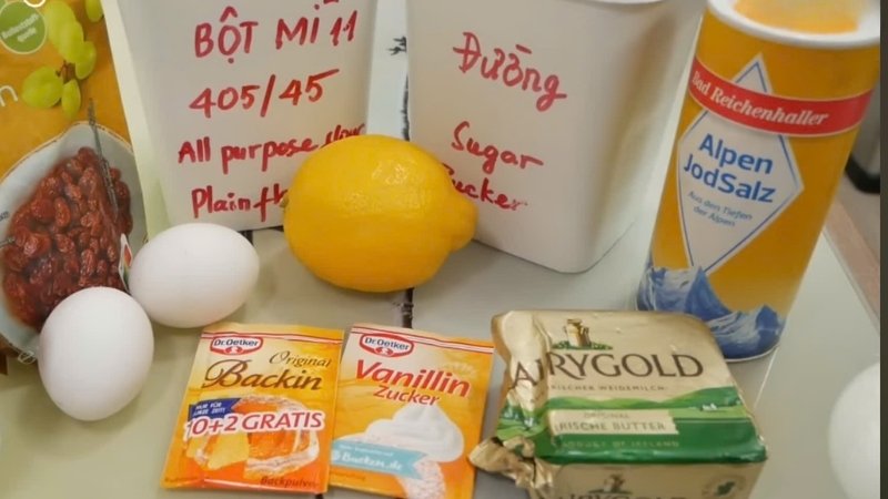 Nguyên liệu cần chuẩn bị để làm bánh bông lan nho