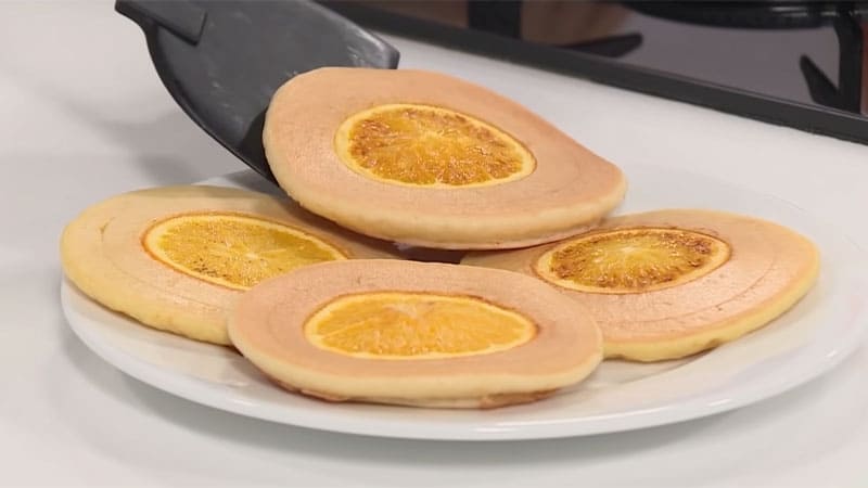 Bánh rán Doremon cam mật ong thơm dịu, vị ngọt thanh mát rất dễ ăn
