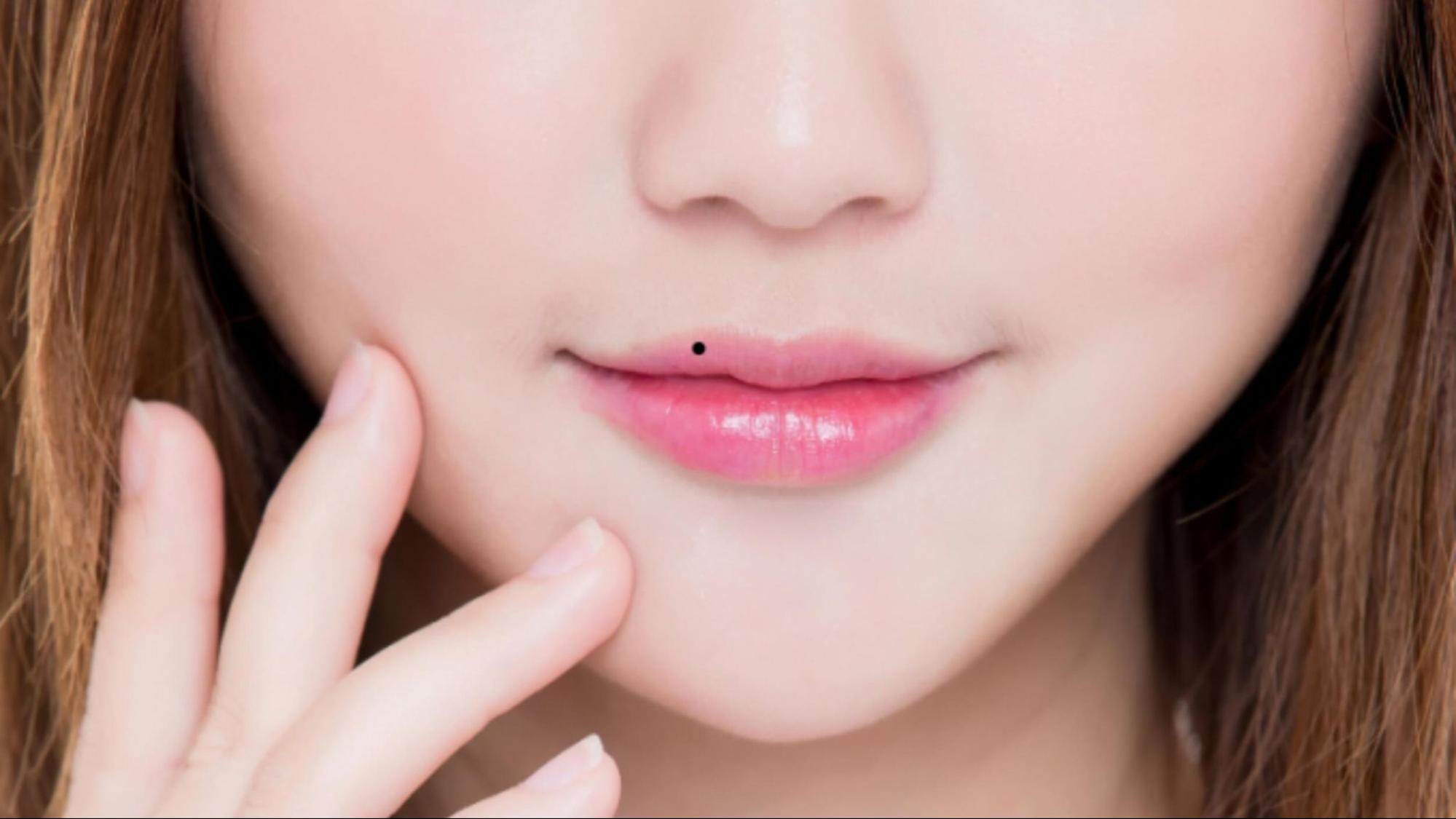 Nốt ruồi ở môi trên là một trong những vị trí nốt ruồi trên mặt không nên xóa