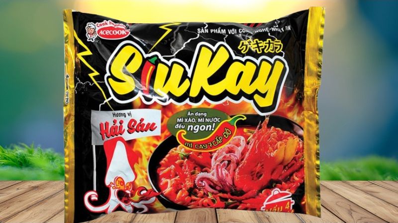 Mì SiuKay hải sản có hương vị hải sản thơm lừng như tôm, mực, tạo nên cảm giác vừa đậm đà vừa thanh nhẹ
