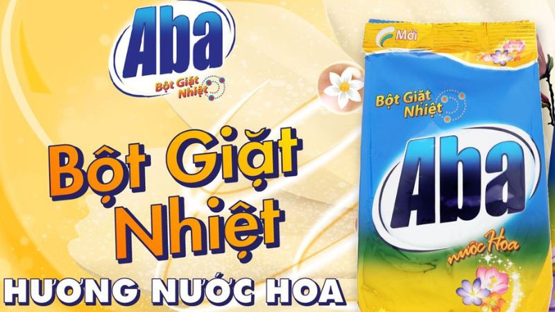 Bột giặt Aba nổi bật với hương nước hoa thơm lâu, giúp quần áo luôn thơm mát dù trời mưa ẩm ướt