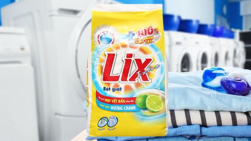 Bột giặt Lix Extra hương chanh giúp loại bỏ vết bẩn cứng đầu và giữ màu áo luôn trắng sáng.