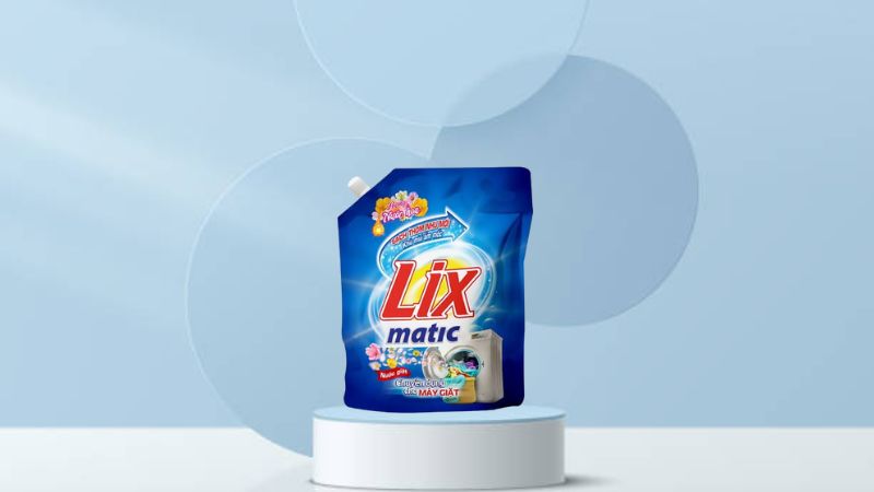 Nước giặt có khả năng làm sạch vết bẩn cứng đầu, giữ màu vải bền và lưu hương lâu trên quần áo Nước giặt có khả năng làm sạch vết bẩn cứng đầu, giữ màu vải bền và lưu hương lâu trên quần áo