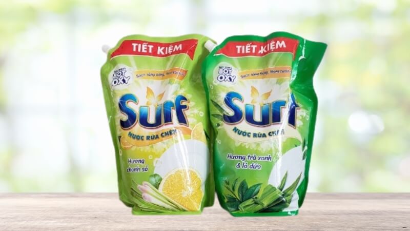 Nước rửa chén Surf có bao bì thiết kế tiện dụng Nước rửa chén Surf có bao bì thiết kế tiện dụng