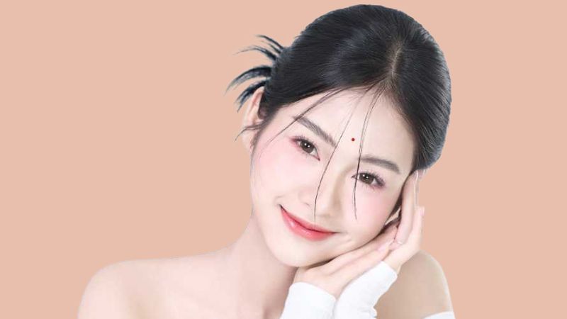 Ý nghĩa của nốt ruồi son giữa trán