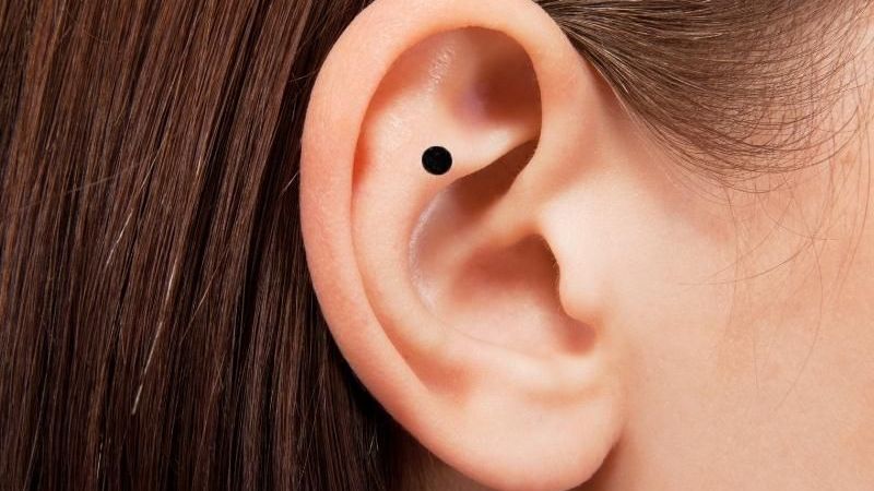 Người có nốt ruồi trong tai thường khỏe mạnh, thông minh và gặp nhiều may mắn trong cuộc sống Người có nốt ruồi trong tai thường khỏe mạnh, thông minh và gặp nhiều may mắn trong cuộc sống