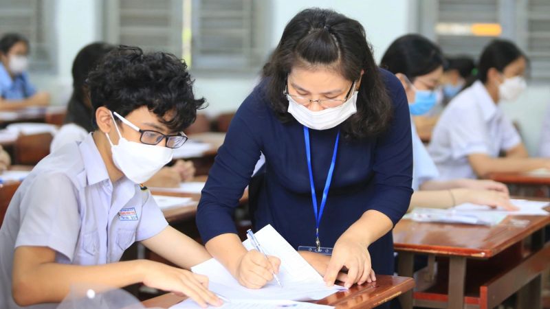Cộng điểm của môn Văn, Toán và Tiếng Anh, điểm ưu tiên hoặc khuyến khích nếu có