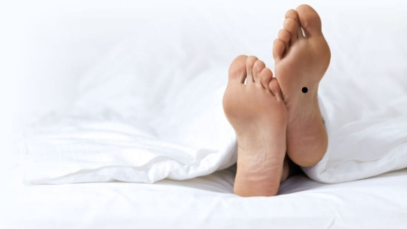 Nốt ruồi ở lòng bàn chân trái nam tượng trưng cho mệnh quý, sự nghiệp vững chắc