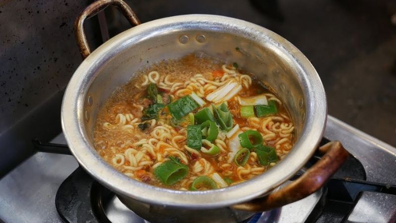 Cách nấu mì SiuKay tại nhà