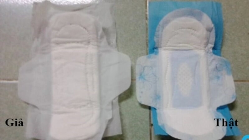 Hình dạng băng vệ sinh diana sensi cool fresh giả có đầu hơi vuông, rãnh cạn