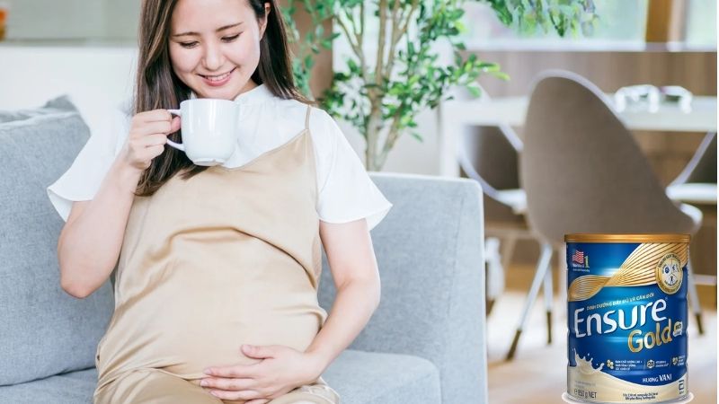 Nên chọn sữa dành riêng cho thai kỳ để đảm bảo đầy đủ vi chất