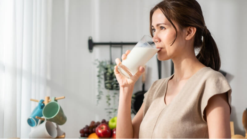 Uống sữa Ensure đúng cách cho người bị bệnh tuyến giáp 