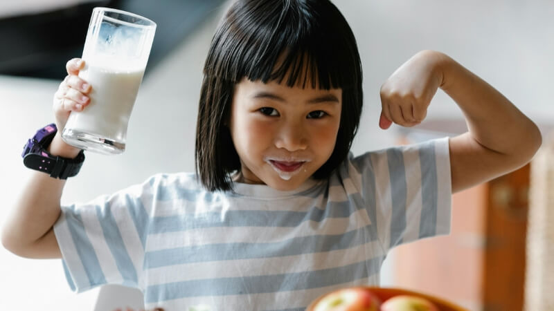 Trẻ biếng ăn thường có thể dùng khoảng 3 ly sữa Ensure mỗi ngày