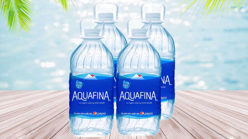 Thùng nước suối Aquafina 1.5L thích hợp cho nhu cầu sử dụng nhiều nước trong một lần