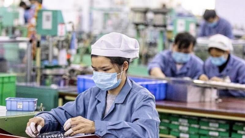 Giá khẩu trang famapro có thể thay đổi tùy thuộc vào chi phí thuê nhân công và tiền nguyên vật liệu