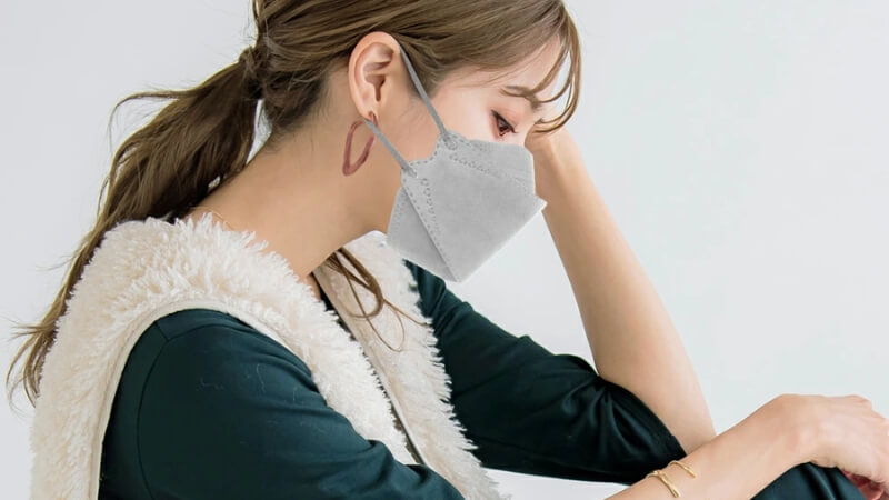 Khẩu trang 4D Famapro có nhiều màu sắc trẻ trung, giúp bạn dễ dàng mix & match cùng trang phục mỗi ngày