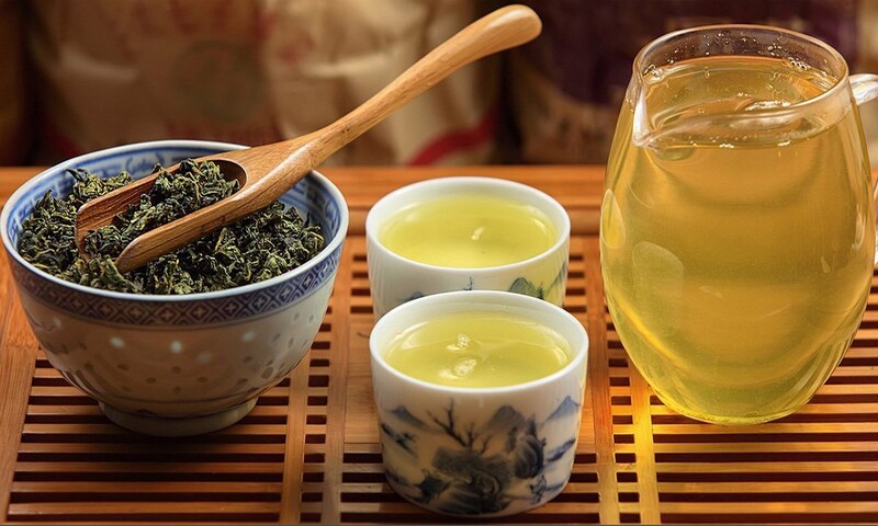 Nước trà kết hợp cháo trứng gà gây táo bón