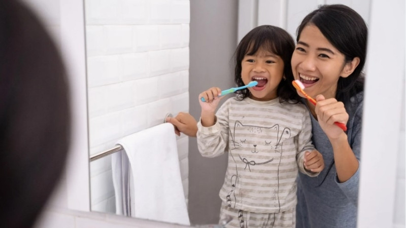 Giám sát đúng cách giúp trẻ dùng Colgate MaxFresh an toàn hơn