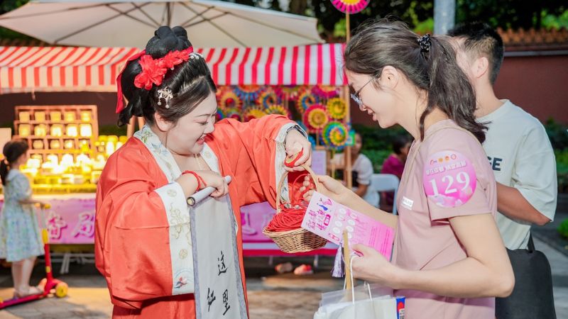 Lễ hội đường phố tái hiện truyền thuyết Chức Nữ Ngưu Lang