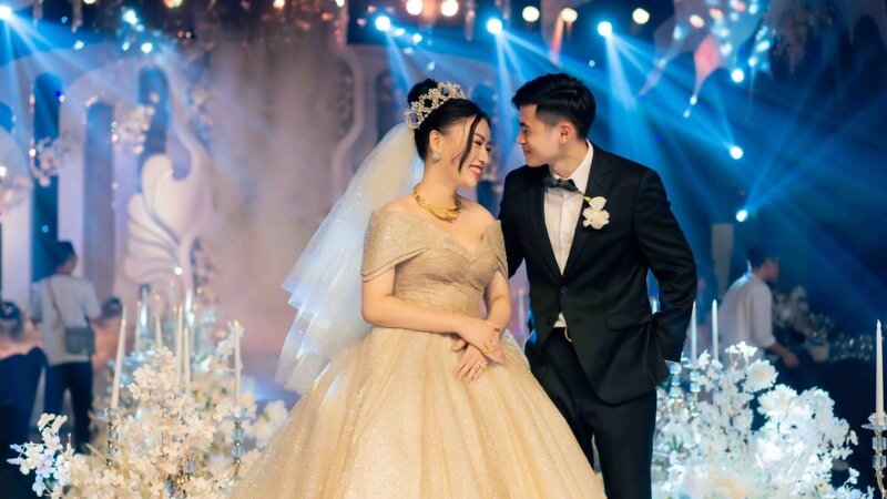 Tổ chức tiệc cưới tại nhà hàng là lựa chọn của đại đa số gia đình miền Bắc hiện nay