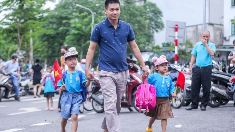 Phụ huynh nên chuẩn bị sớm để con tự tin đến trường