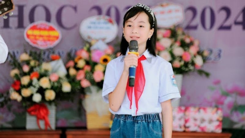 Học sinh phát biểu thể hiện tinh thần học tập và lòng biết ơn