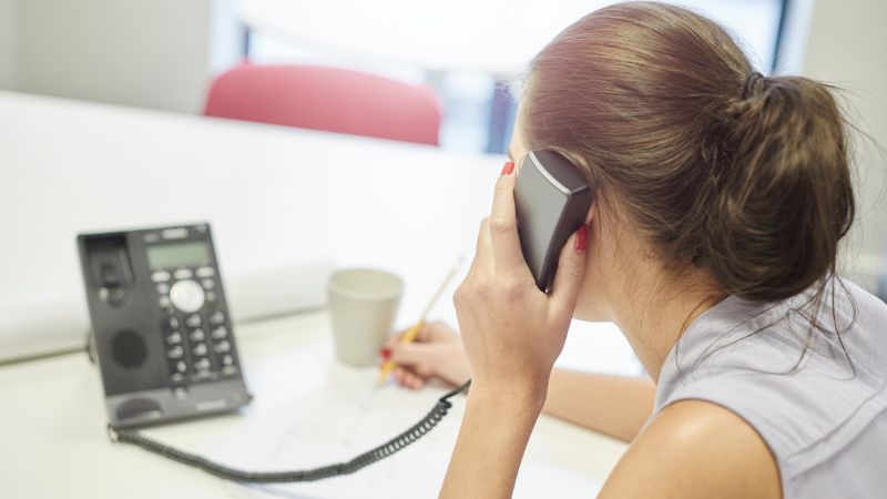 Có cần thay đổi hợp đồng, giấy tờ có in số điện thoại cũ?