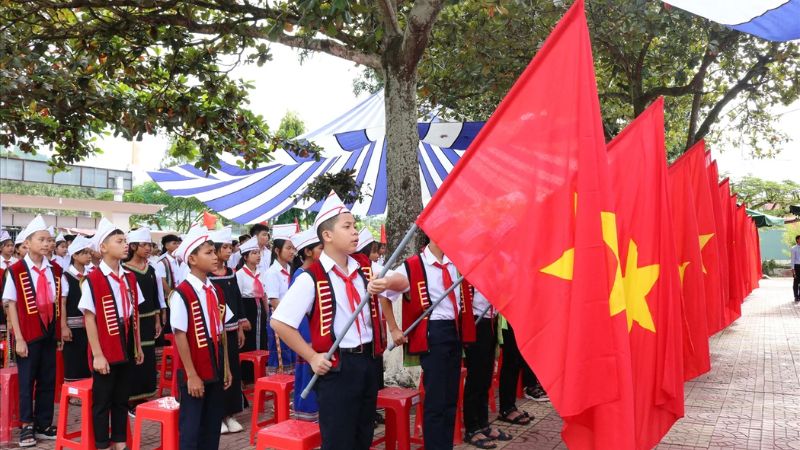 Status tiếng Anh ngắn gọn, ý nghĩa về ngày khai giảng