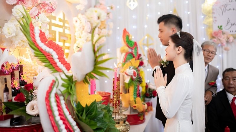 Ăn hỏi và cưới cùng ngày vẫn giữ nguyên nghi thức nhưng cần phân chia thời gian rõ ràng Ăn hỏi và cưới cùng ngày vẫn giữ nguyên nghi thức nhưng cần phân chia thời gian rõ ràng