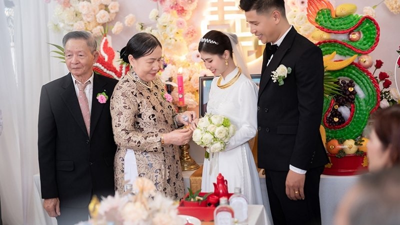 Gộp lễ yêu cầu chuẩn bị kỹ và dễ gây áp lực cho cô dâu chú rể Gộp lễ yêu cầu chuẩn bị kỹ và dễ gây áp lực cho cô dâu chú rể