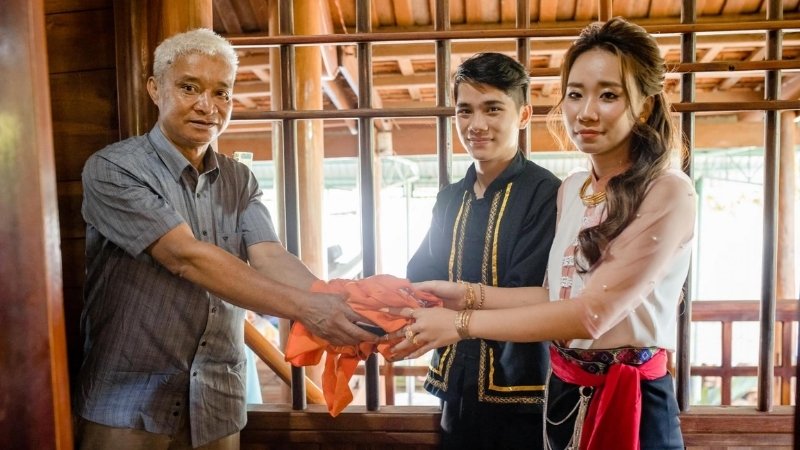 Lễ Dạm ngõ của người Thái Lễ Dạm ngõ của người Thái