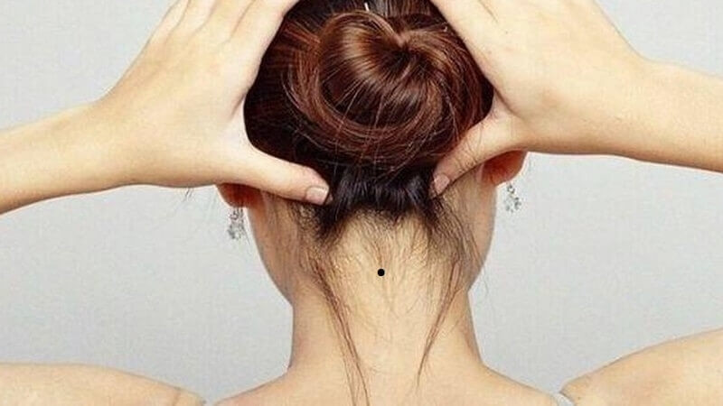 Nốt ruồi sau gáy thể hiện trí tuệ bẩm sinh và tư duy vượt trội ở nữ giới