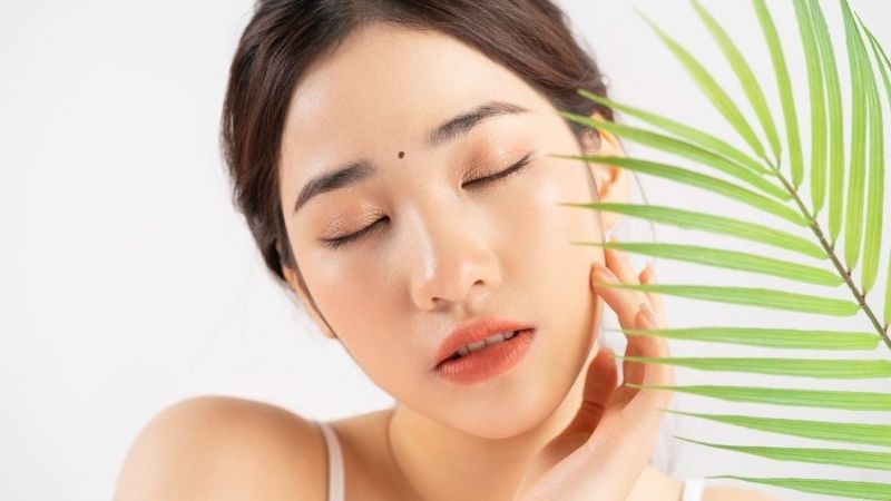 Nốt ruồi ấn đường liên quan trực tiếp đến công danh, sức khỏe