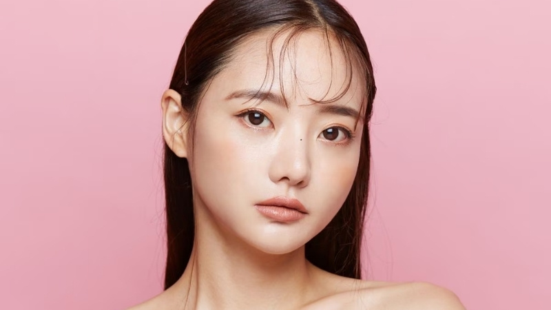 Người có nốt ruồi giữa sống mũi thường có trí tuệ cao