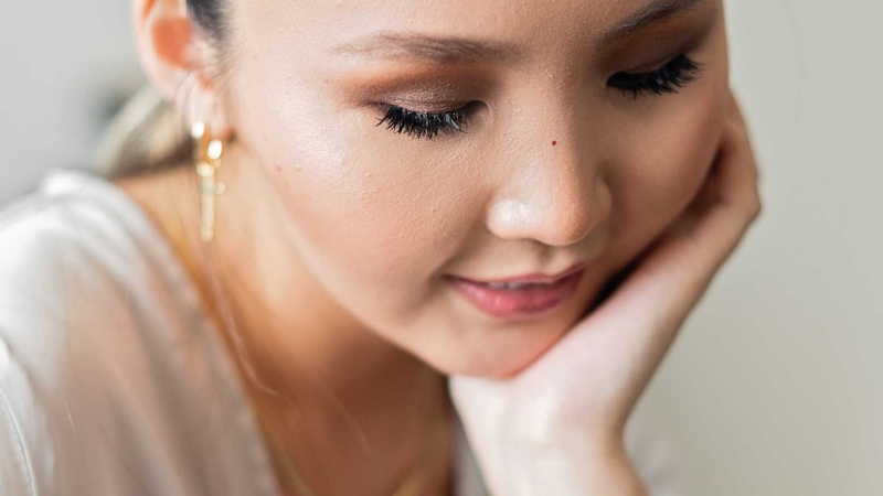 Nốt ruồi son trên sống mũi là cát tướng