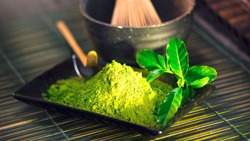 Mọi bước đều được thực hiện kỹ lưỡng tạo ra loại bột trà xanh mịn, thơm, giàu dinh dưỡng