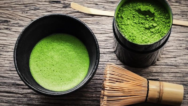 Matcha Nhật Bản là bột trà xanh siêu mịn được nghiền từ lá trà Tencha