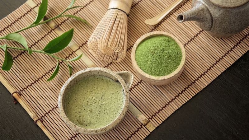 Sử dụng bột matcha để làm bánh, pha chế, nấu ăn
